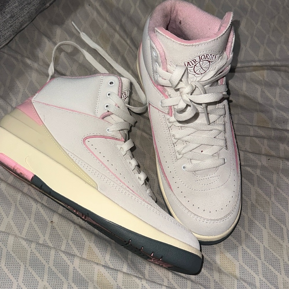 Women's Air Jordan retro two